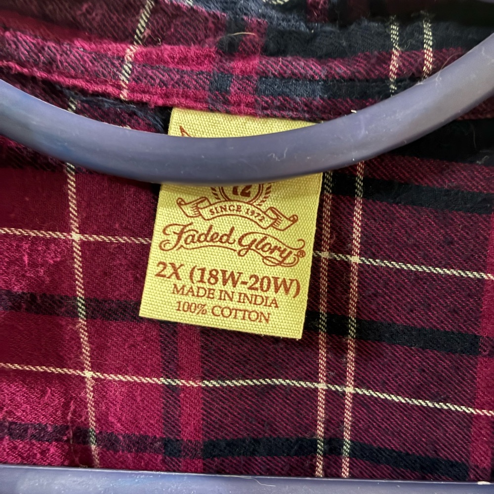 Women’s 2X Button Up Plaid Shirt - Picture 2 of 4